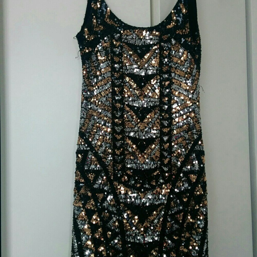 Dress - Picture 7 of 7